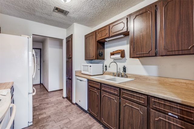 755 Tumbleweed Court, Fort Worth, TX 76108