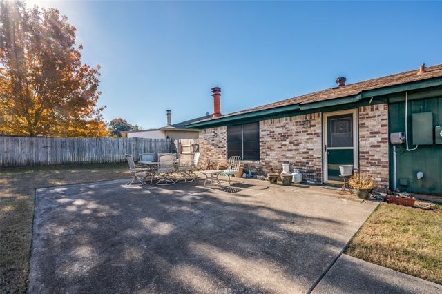 755 Tumbleweed Court, Fort Worth, TX 76108