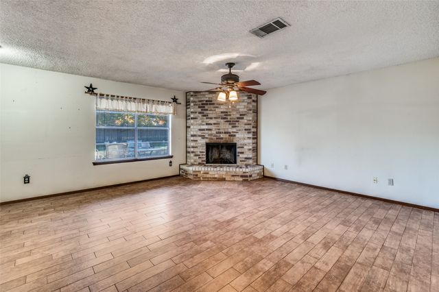 755 Tumbleweed Court, Fort Worth, TX 76108