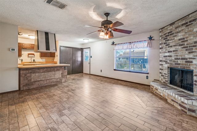 755 Tumbleweed Court, Fort Worth, TX 76108