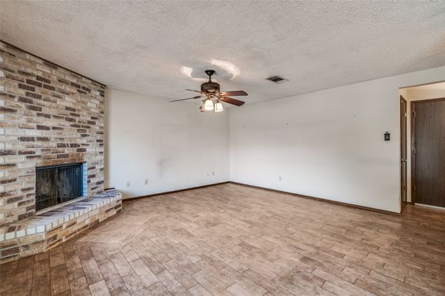 755 Tumbleweed Court, Fort Worth, TX 76108