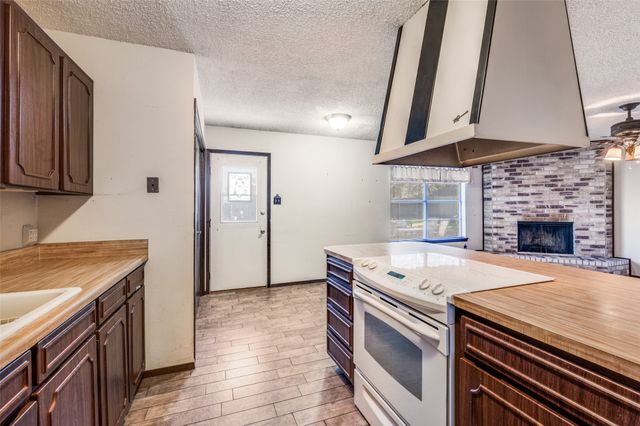 755 Tumbleweed Court, Fort Worth, TX 76108