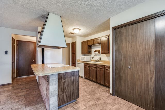 755 Tumbleweed Court, Fort Worth, TX 76108