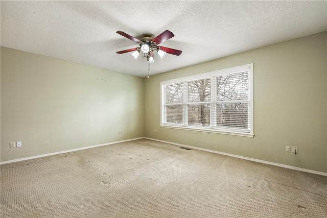 3231 N Kendall Drive, Fayetteville, AR 72704