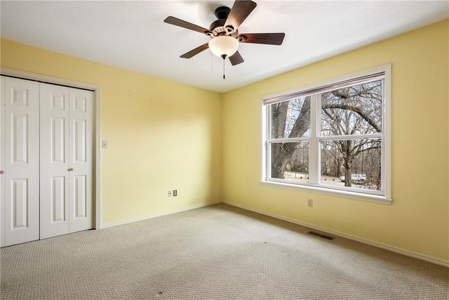 3231 N Kendall Drive, Fayetteville, AR 72704