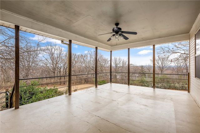 3231 N Kendall Drive, Fayetteville, AR 72704