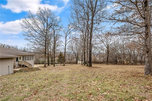 3231 N Kendall Drive, Fayetteville, AR 72704