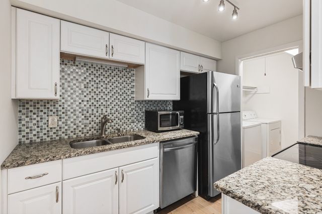 522 Doral Country Dr, Nashville, TN 37221
