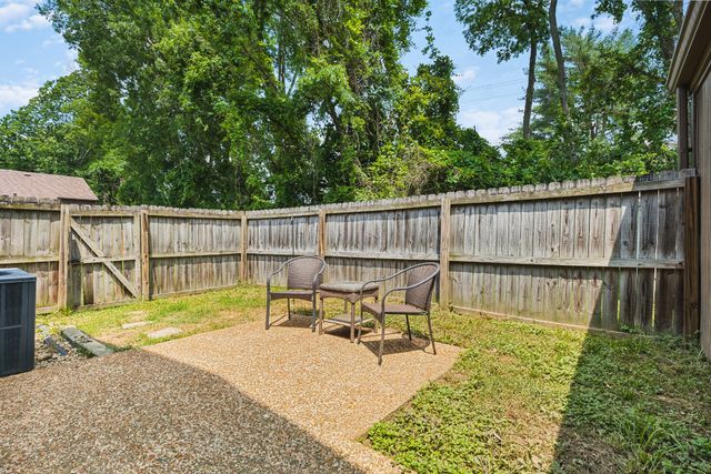 522 Doral Country Dr, Nashville, TN 37221