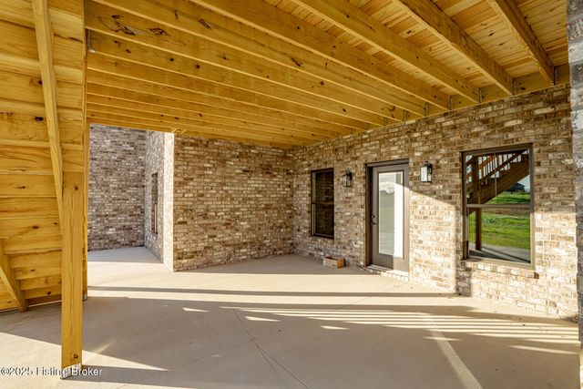 119 Dalton Dr, Fisherville, KY 40023