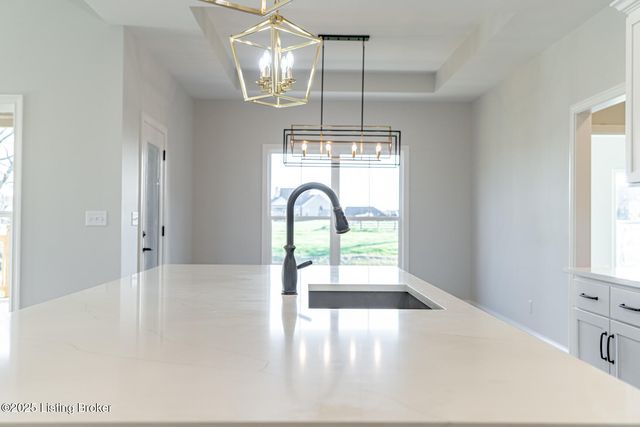 119 Dalton Dr, Fisherville, KY 40023