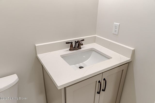 119 Dalton Dr, Fisherville, KY 40023