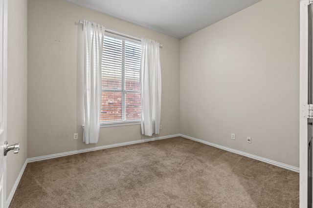 311 Park Crest Avenue, Euless, TX 76039