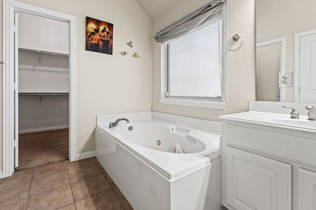 311 Park Crest Avenue, Euless, TX 76039