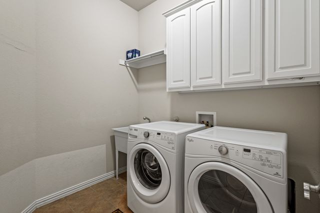 311 Park Crest Avenue, Euless, TX 76039