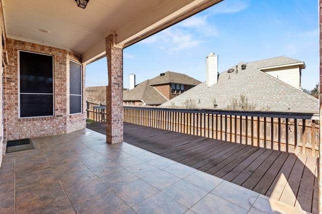 311 Park Crest Avenue, Euless, TX 76039