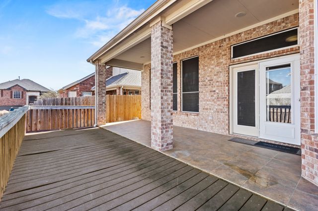 311 Park Crest Avenue, Euless, TX 76039