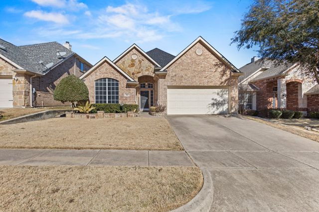 311 Park Crest Avenue, Euless, TX 76039