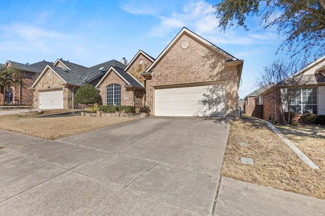 311 Park Crest Avenue, Euless, TX 76039
