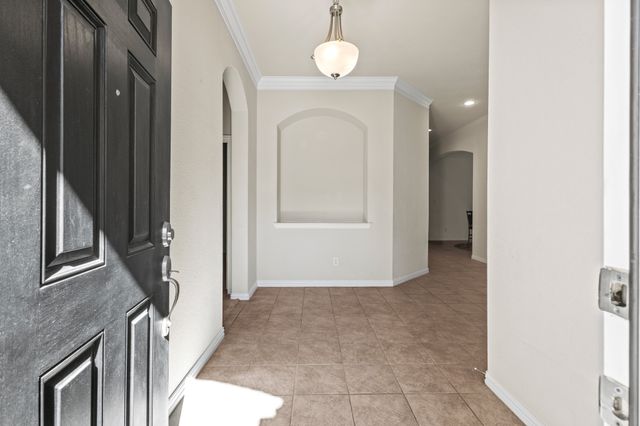 311 Park Crest Avenue, Euless, TX 76039