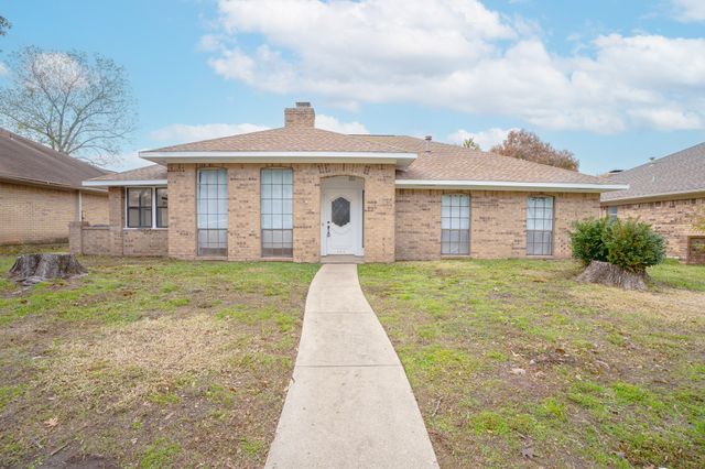 445 Brookfield Drive, Garland, TX 75040