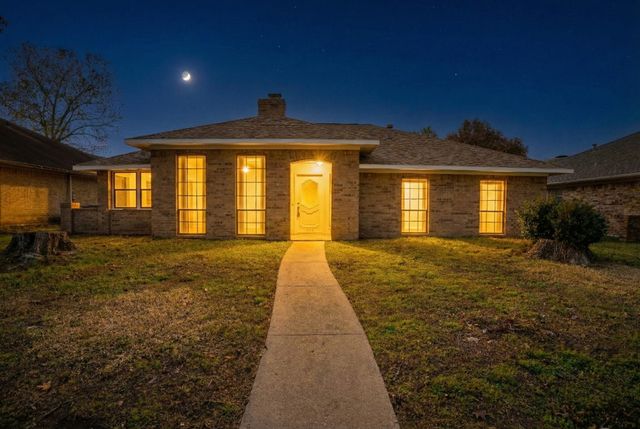 445 Brookfield Drive, Garland, TX 75040