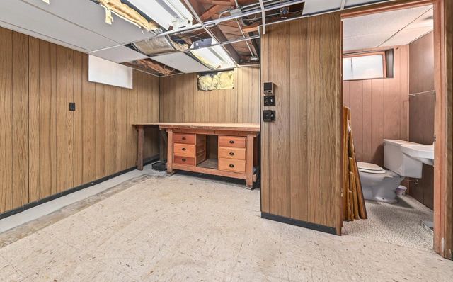 8112 W Daphne STREET, Milwaukee, WI 53223