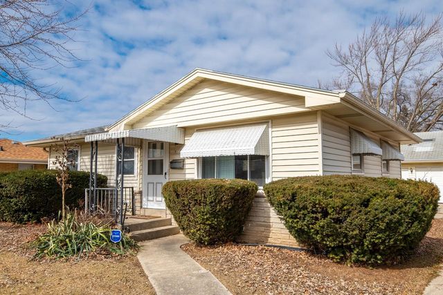 8112 W Daphne STREET, Milwaukee, WI 53223