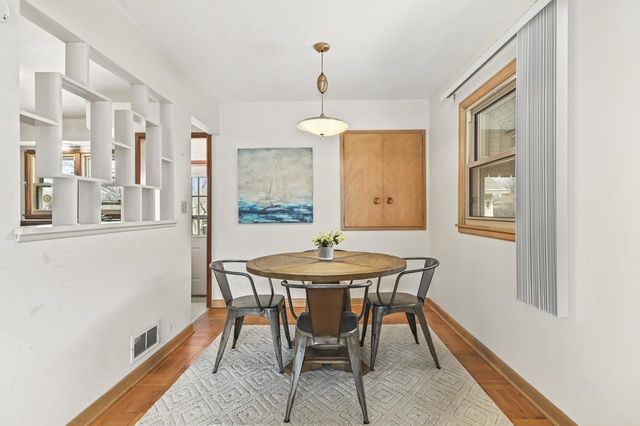 8112 W Daphne STREET, Milwaukee, WI 53223