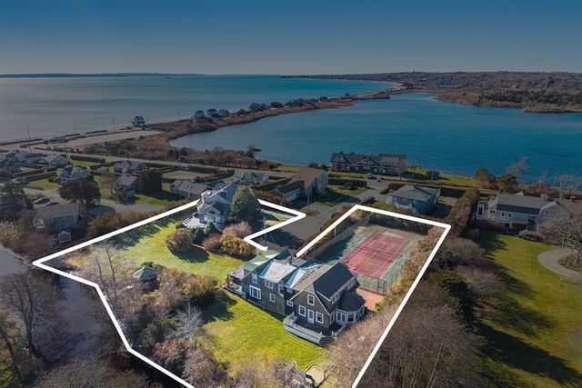 15 Hedge Lane, Falmouth, MA 02540