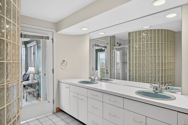 15 Hedge Lane, Falmouth, MA 02540