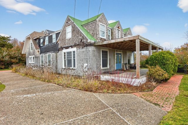 15 Hedge Lane, Falmouth, MA 02540