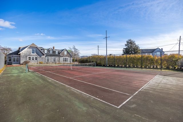 15 Hedge Lane, Falmouth, MA 02540