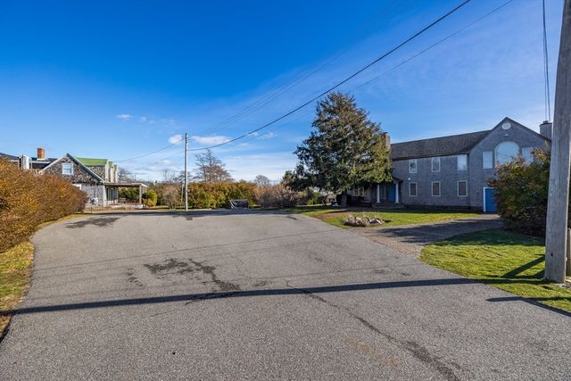15 Hedge Lane, Falmouth, MA 02540