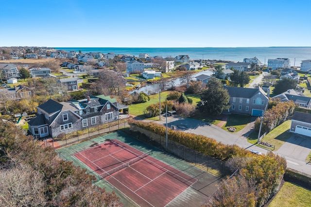 15 Hedge Lane, Falmouth, MA 02540