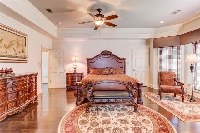 9141 FOREST BEND CT, Germantown, TN 38138