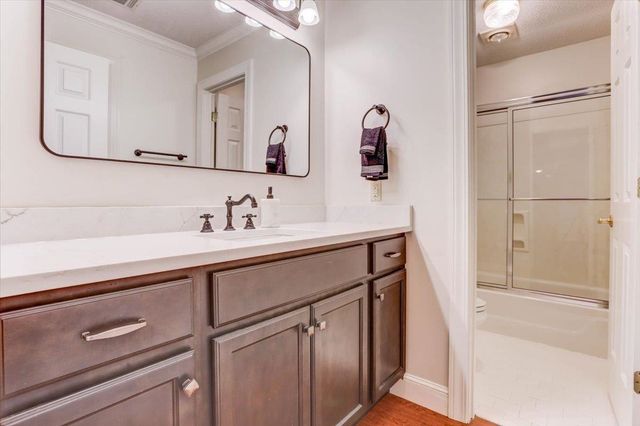 9141 FOREST BEND CT, Germantown, TN 38138