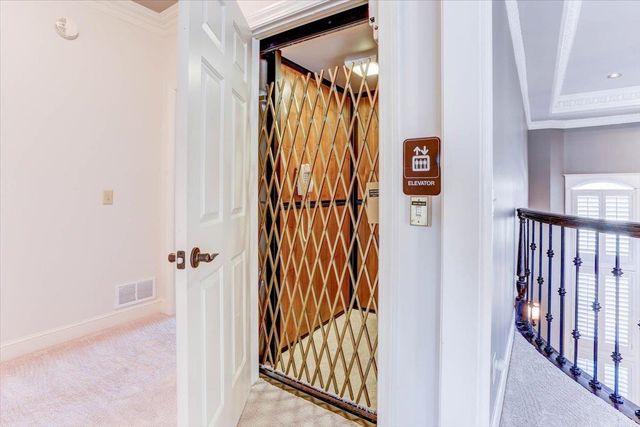 9141 FOREST BEND CT, Germantown, TN 38138