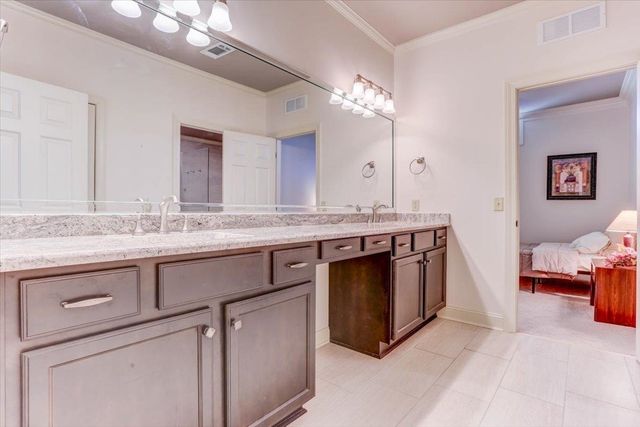 9141 FOREST BEND CT, Germantown, TN 38138