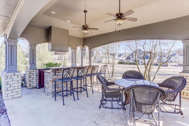 9141 FOREST BEND CT, Germantown, TN 38138