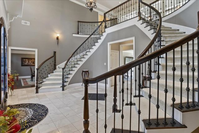 9141 FOREST BEND CT, Germantown, TN 38138