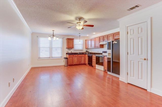 9141 FOREST BEND CT, Germantown, TN 38138