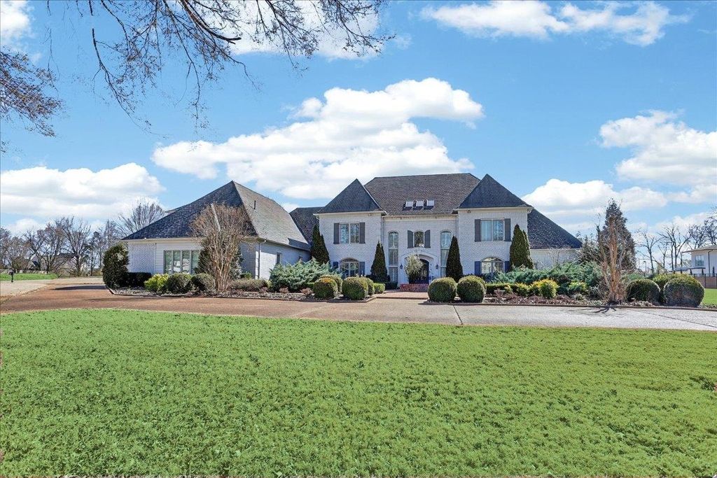 9141 FOREST BEND CT, Germantown, TN 38138