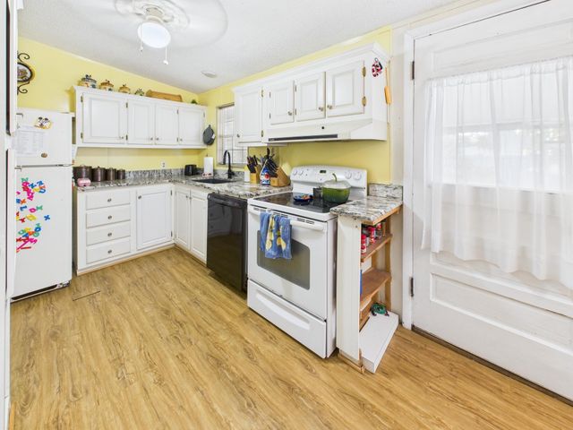 102 NE 8th Avenue, Okeechobee, FL 34972