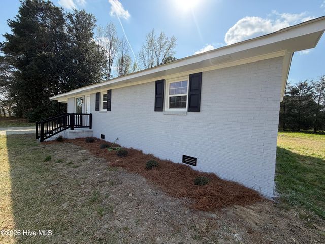 1395 Capps Bridge Road SW, Pikeville, NC 27863