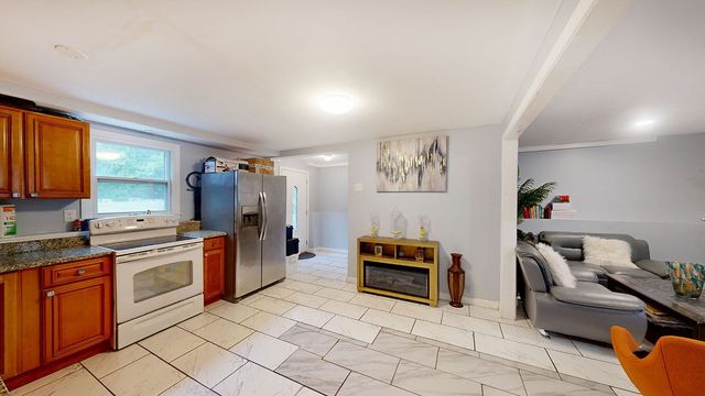 146 Fremont St, Taunton, MA 02780