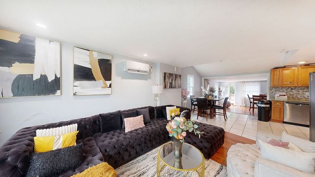 146 Fremont St, Taunton, MA 02780