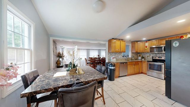 146 Fremont St, Taunton, MA 02780