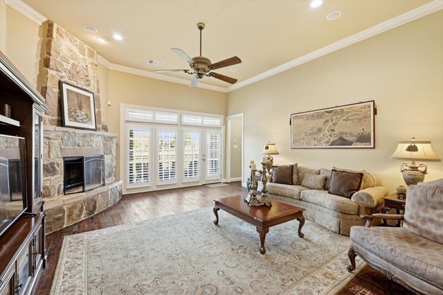 8813 Cypress Creek Road, Lantana, TX 76226