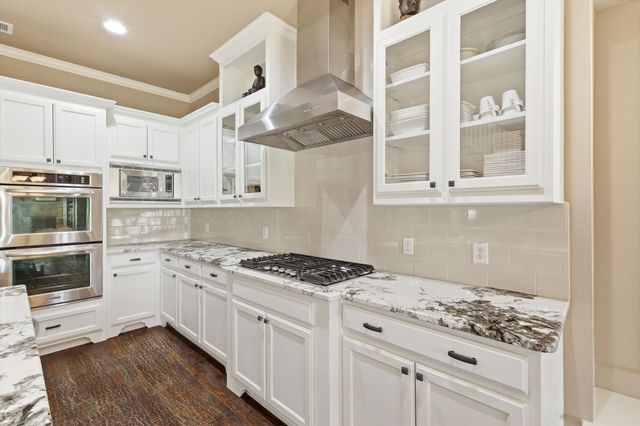 8813 Cypress Creek Road, Lantana, TX 76226